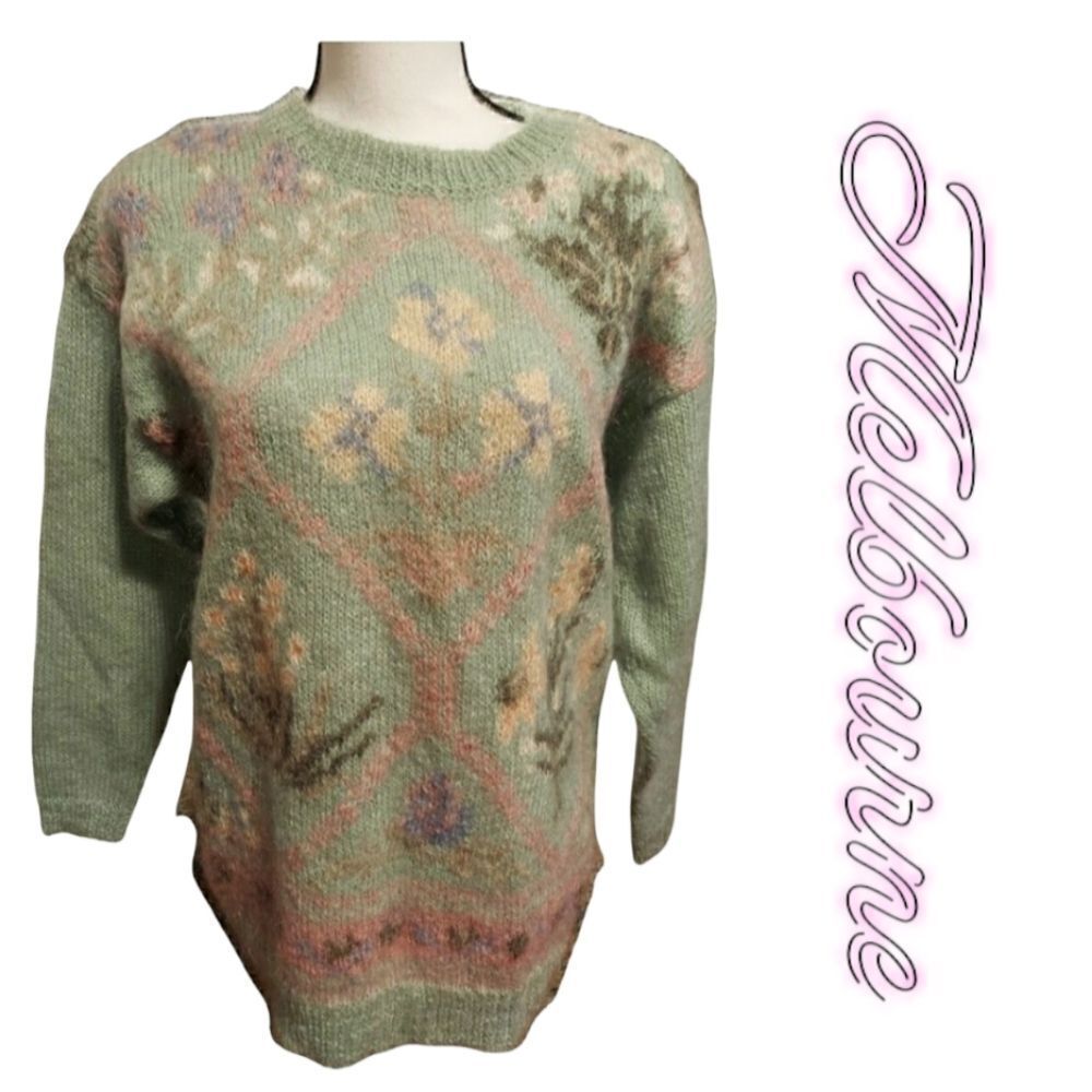 𝅺vintage Melbourne sweater. Green floral. Wool size small